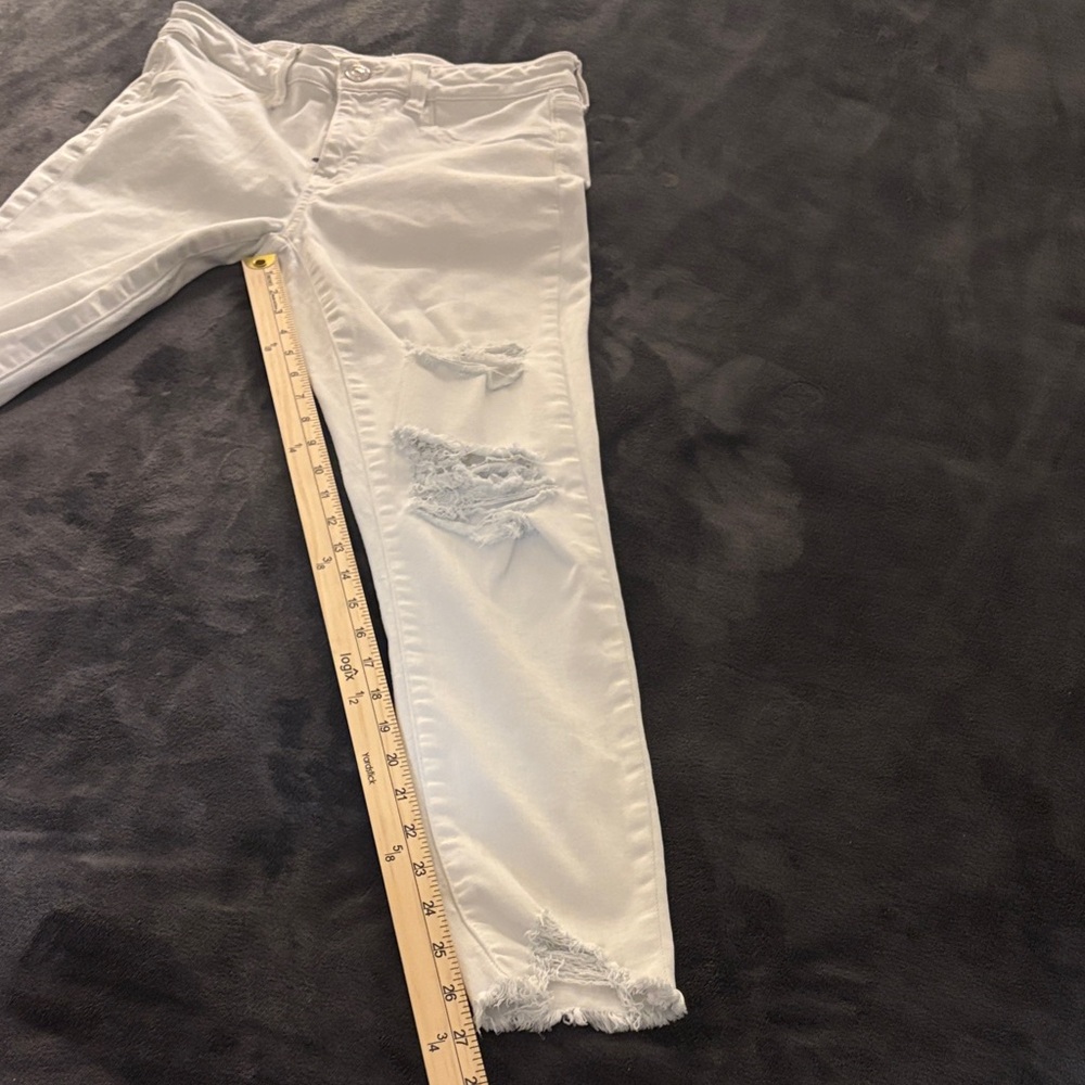 American Eagle Outfitters White Distressed Skinny Jeans SZ 8 - Picture 10 of 11